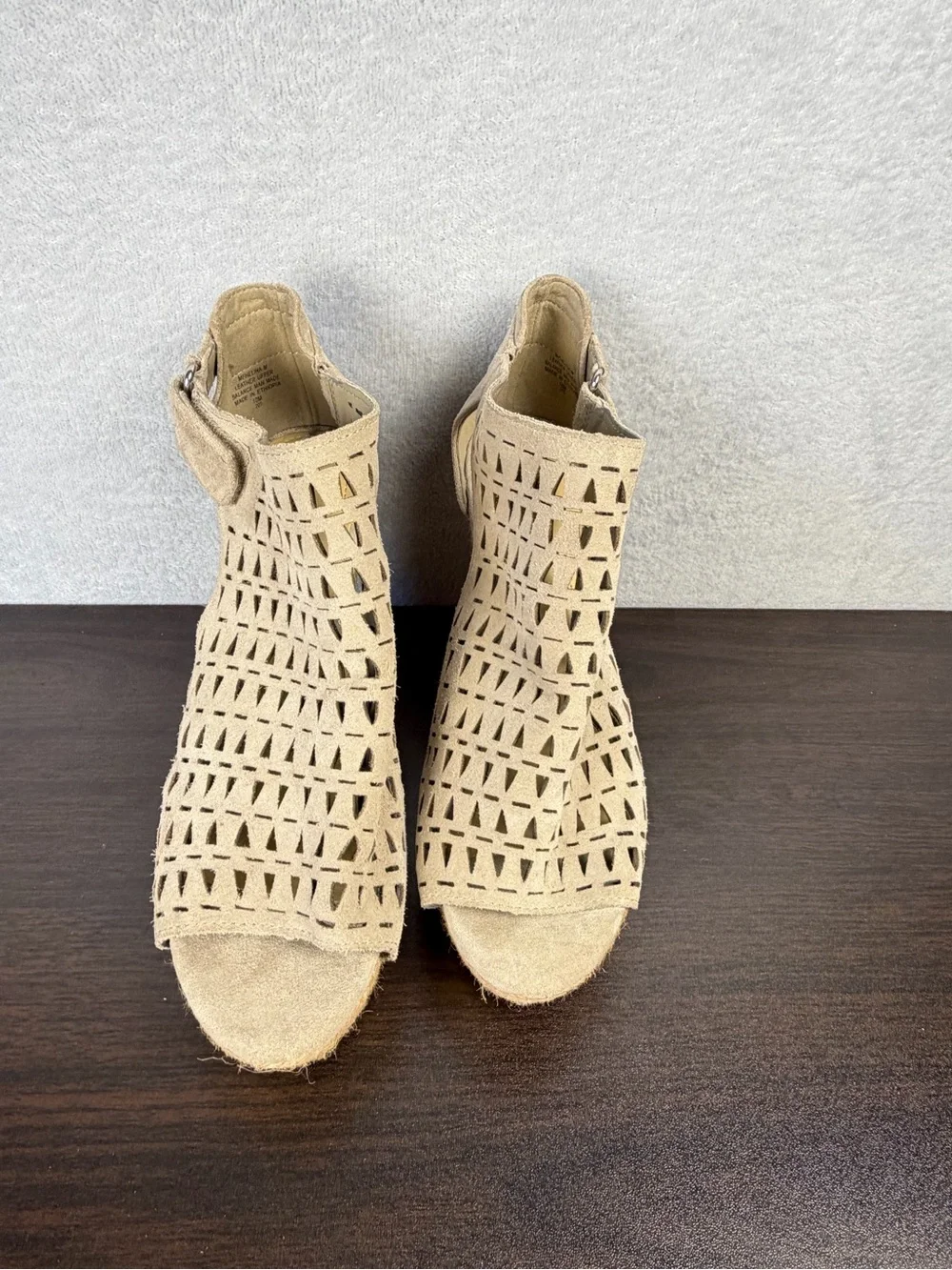 Marc Fisher Beige Suede Espadrille Wedge Sandals Size 10